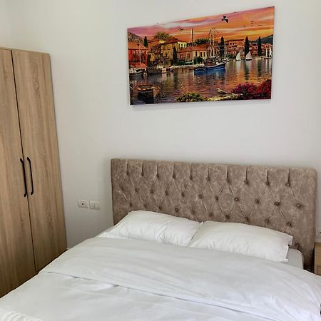 Hotel Restaurant Deso Shijak Экстерьер фото