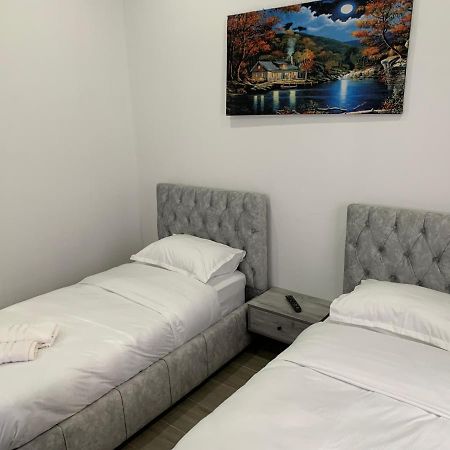 Hotel Restaurant Deso Shijak Экстерьер фото