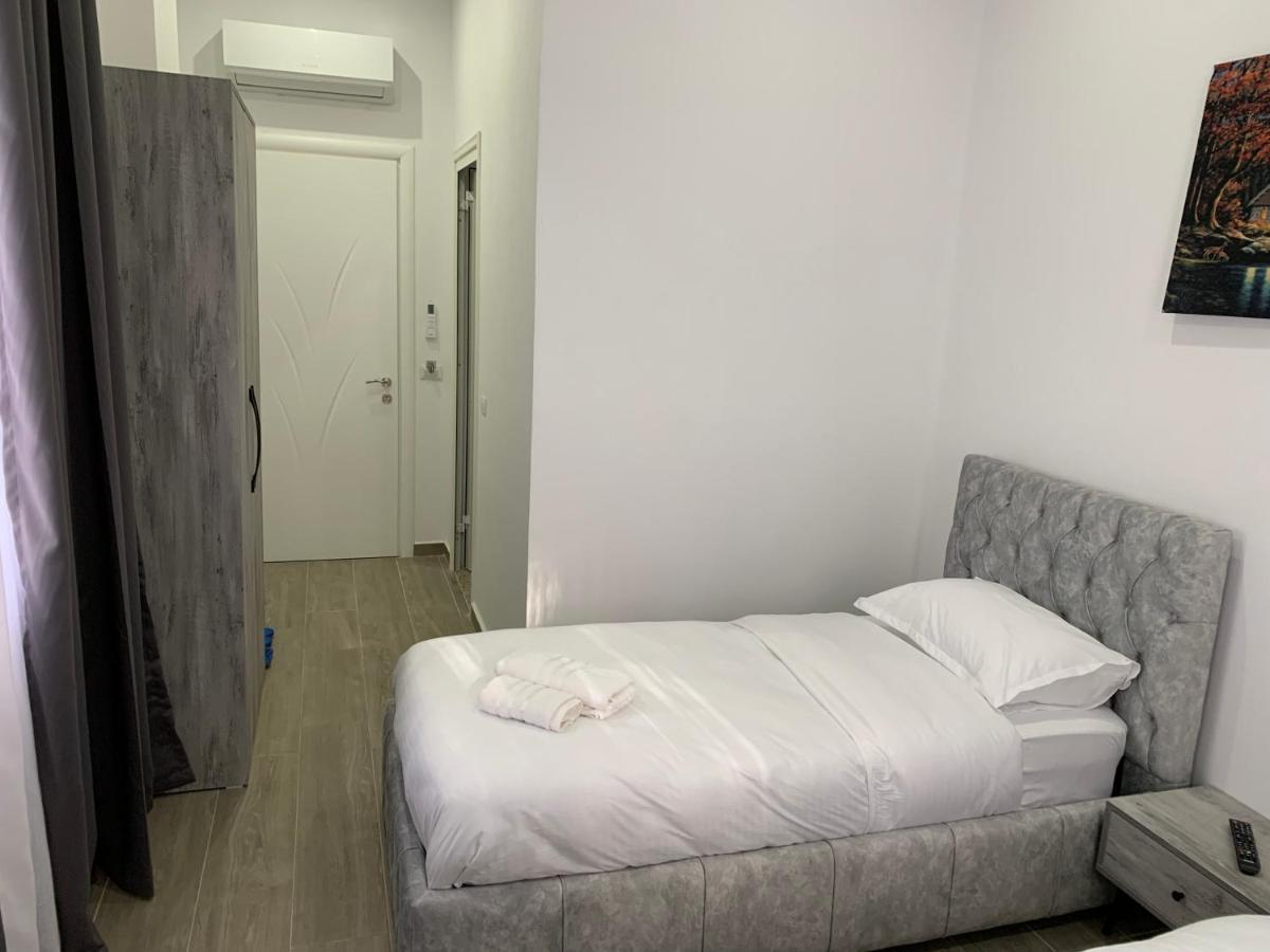Hotel Restaurant Deso Shijak Экстерьер фото
