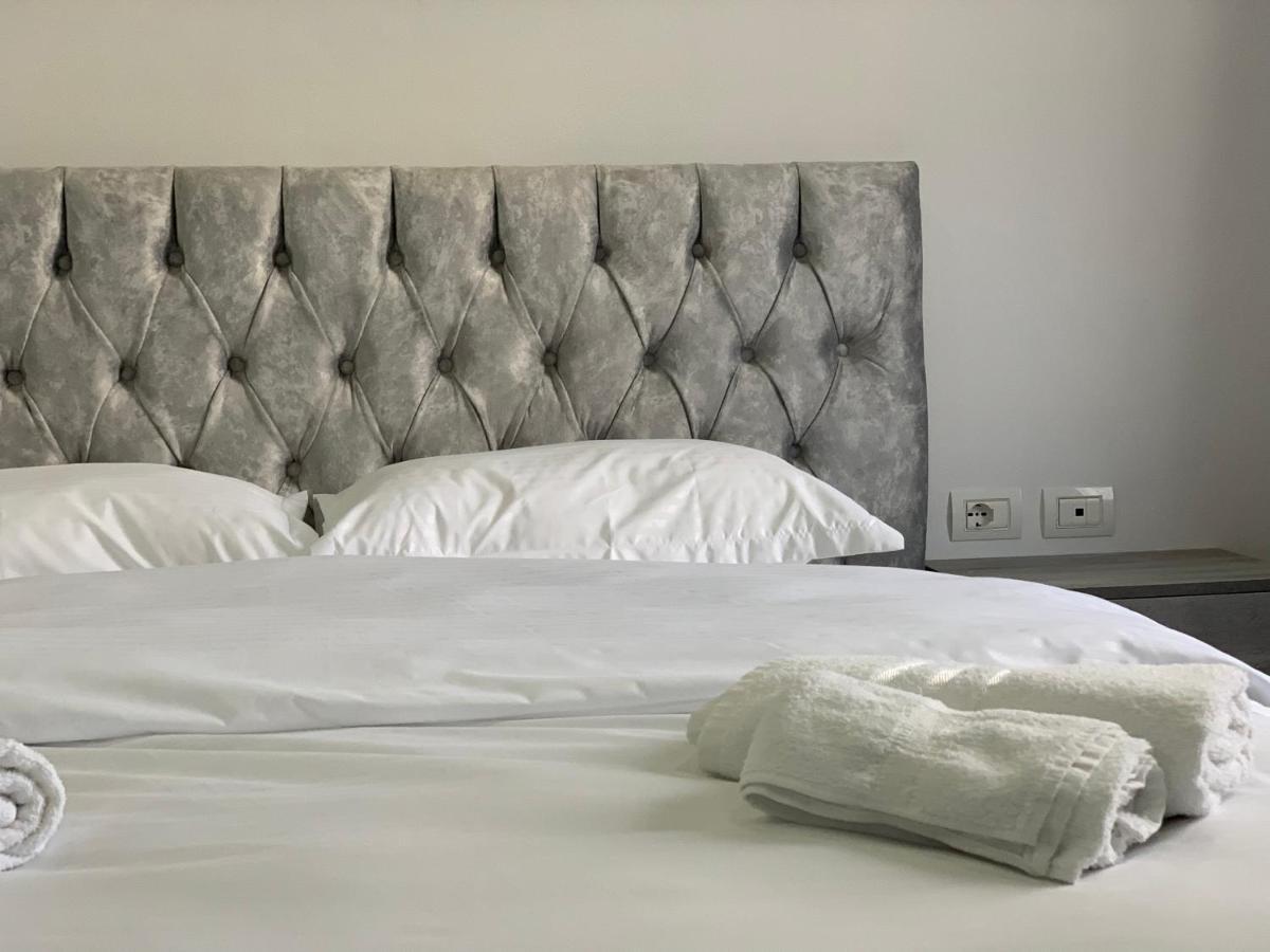 Hotel Restaurant Deso Shijak Экстерьер фото