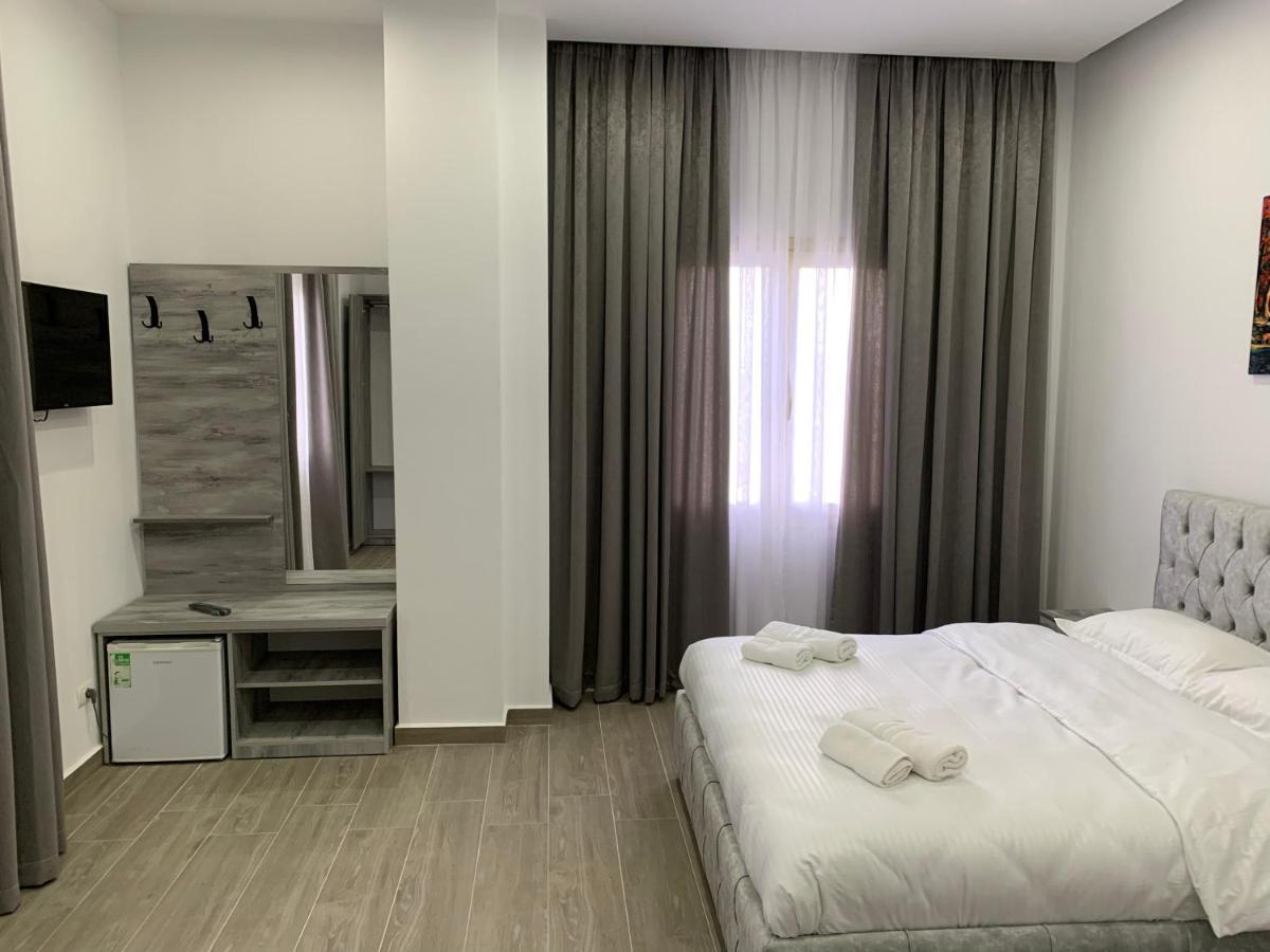 Hotel Restaurant Deso Shijak Экстерьер фото